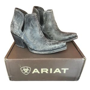 NIB Ariat Dixon Boots- Naturally Distressed Black- size 10B